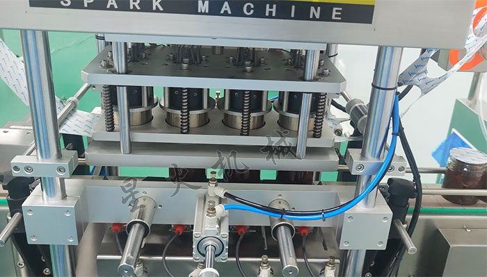 塑料杯自動(dòng)封口機(jī)設(shè)備展示