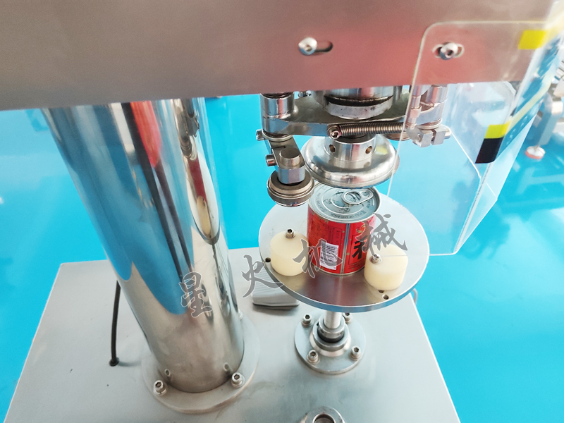 小型食品罐頭封口機(jī)細(xì)節(jié)實(shí)拍展示