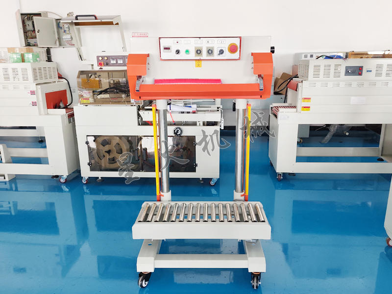 立式連續(xù)封口機展示