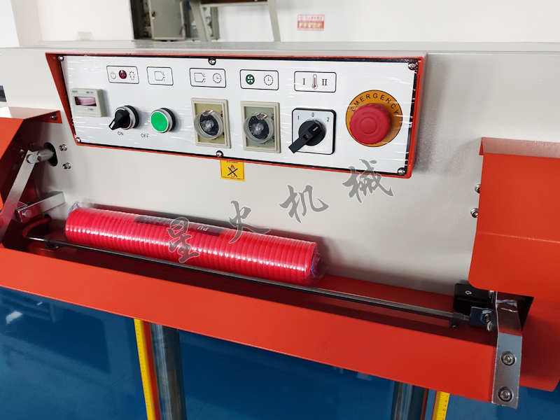 立式連續(xù)封口機細節(jié)實拍展示