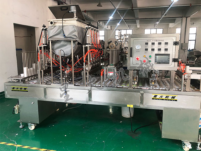 杯裝燕麥粥灌裝封杯機(jī)設(shè)備展示